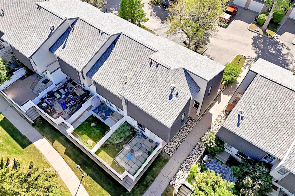 Picture for 400 Brae Glen Crescent SW
