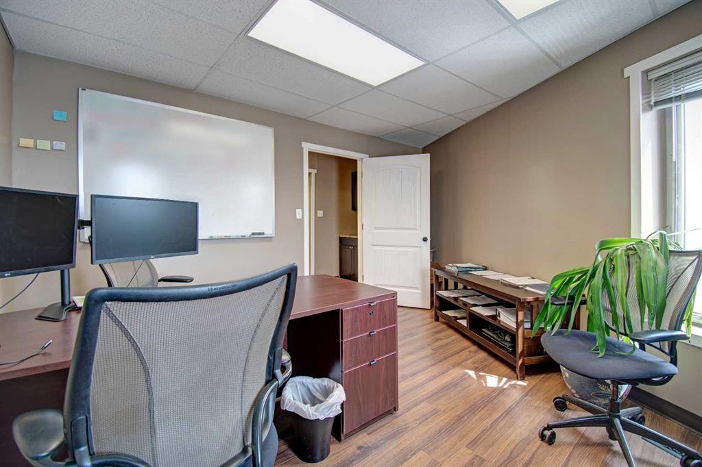 Picture for 40 East Lake Green NE