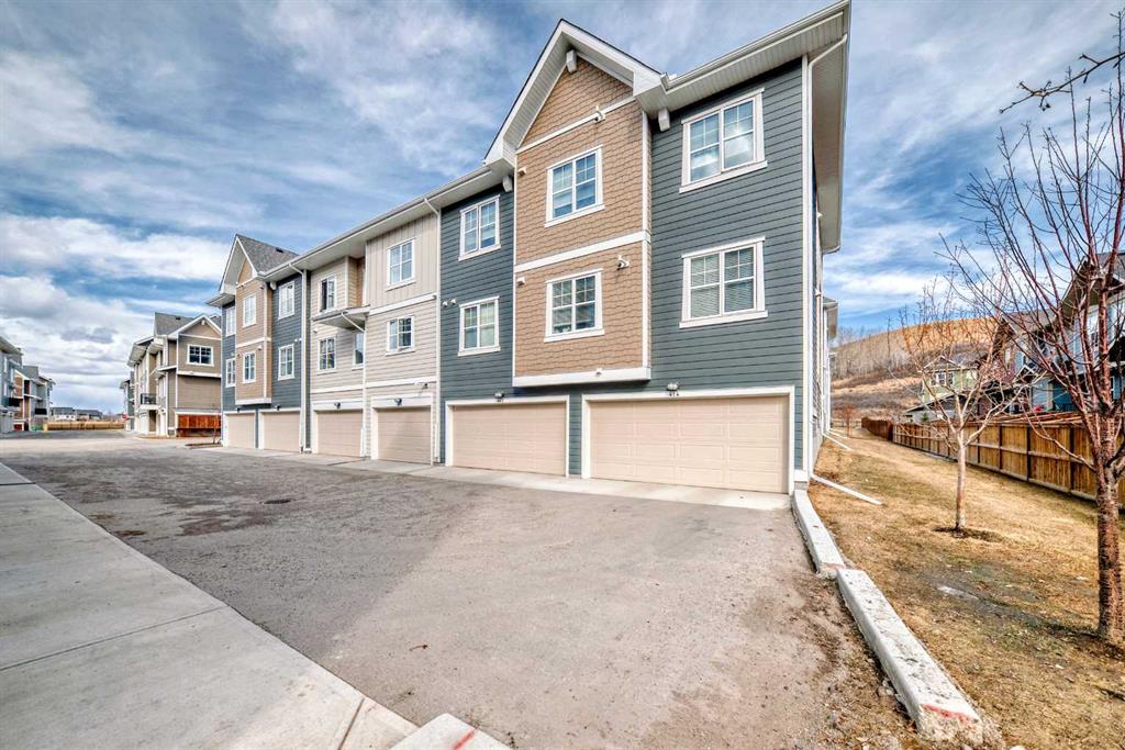 Picture for 410 Cranbrook Walk SE