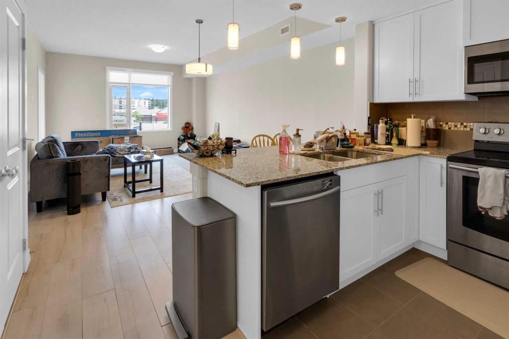 Picture for 507, 32 Varsity Estates Circle NW