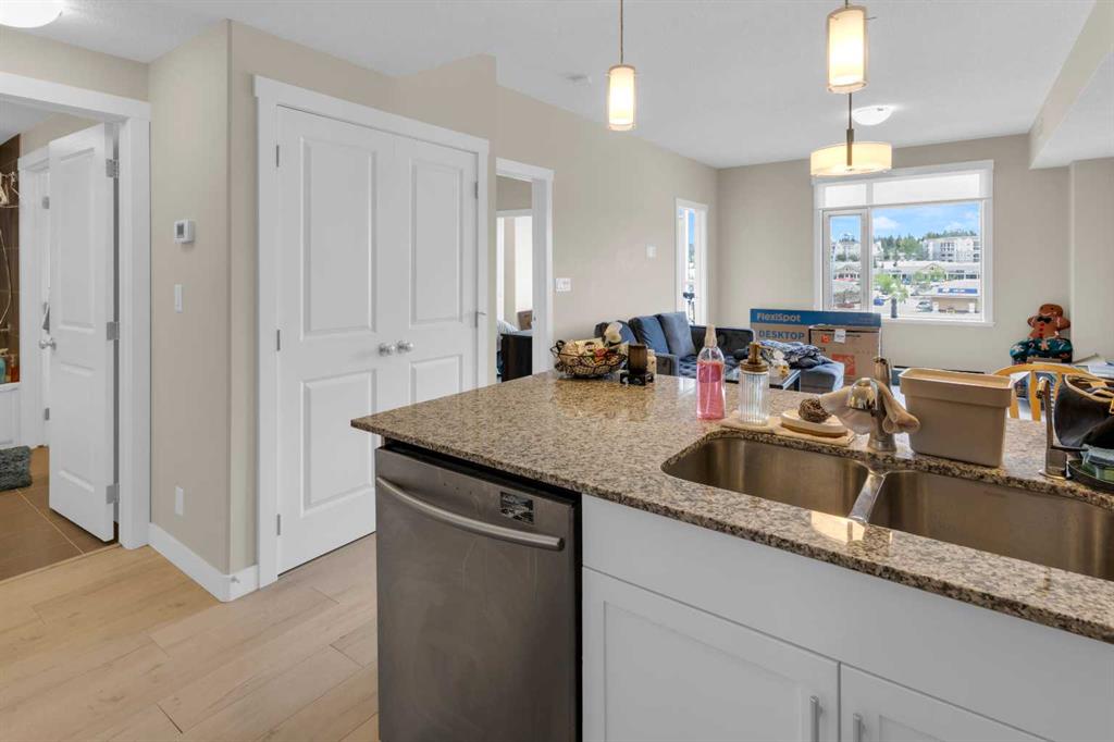 Picture for 507, 32 Varsity Estates Circle NW