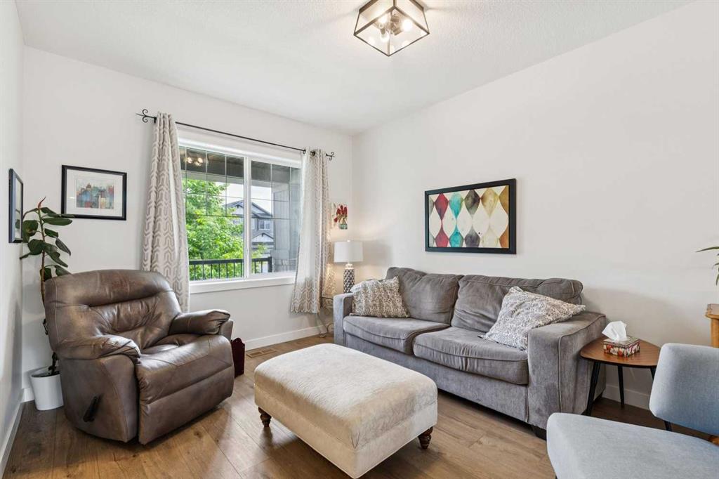 Picture for 198 Legacy Reach Crescent SE