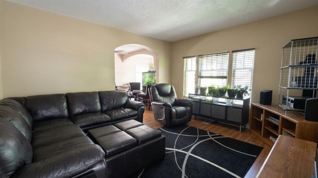 Picture for 206 11 Avenue NE