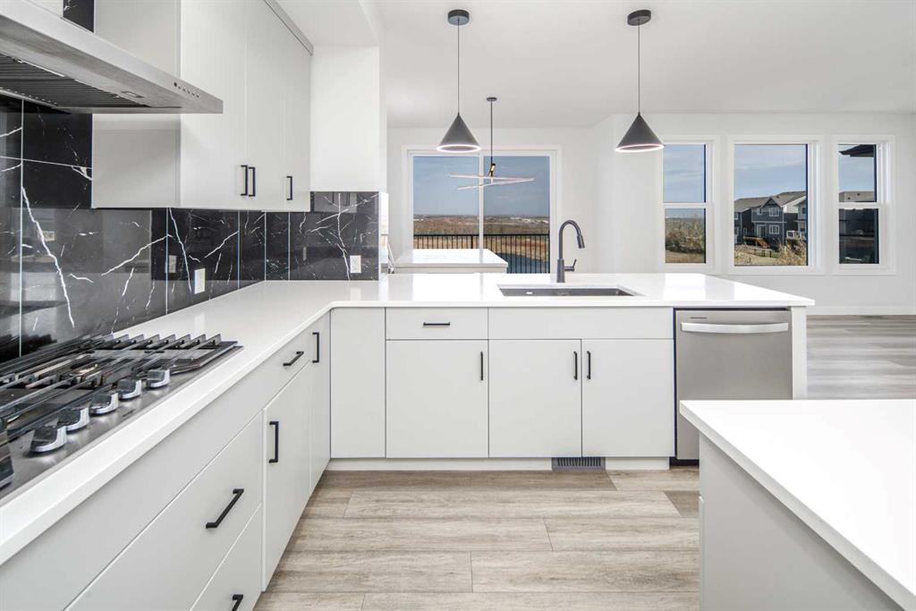 Picture for 834 Alpine Drive SW https://www.cirrealty.ca/reb/creb/61/A2266361_16.jpg