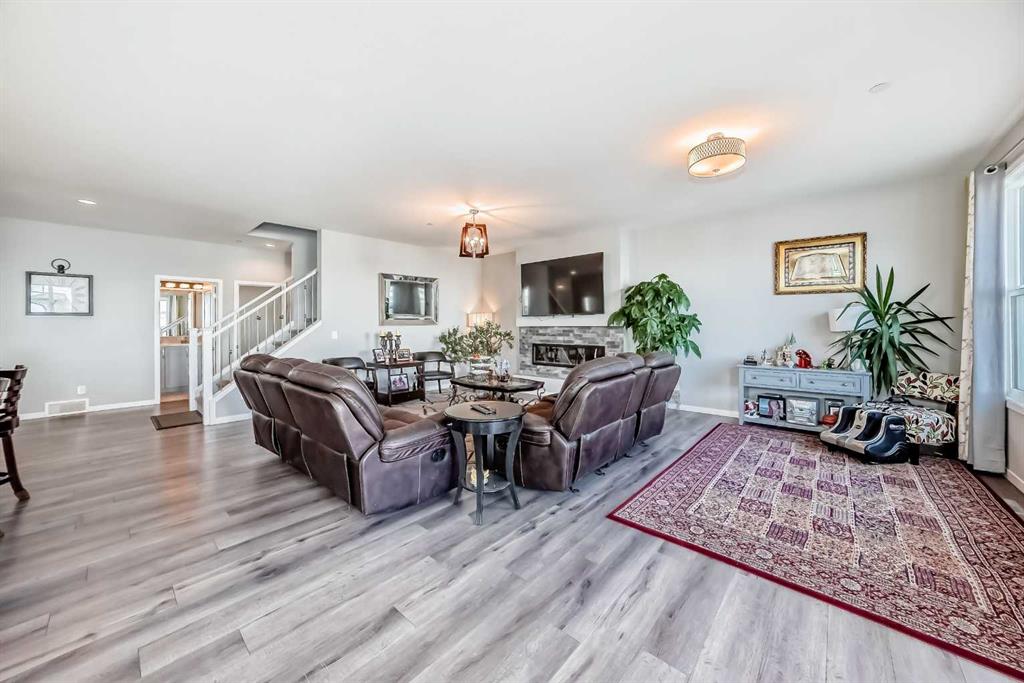 Picture for 113 Howse Mount NE https://www.cirrealty.ca/reb/creb/61/A2266561_21.jpg