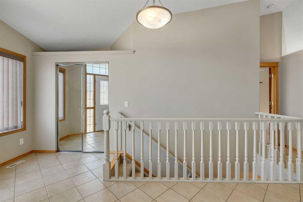 Picture for 106 Thornbird Way SE