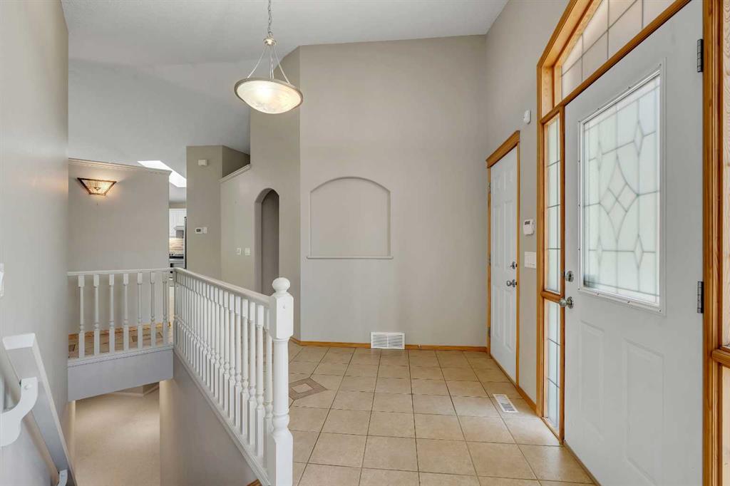 Picture for 106 Thornbird Way SE