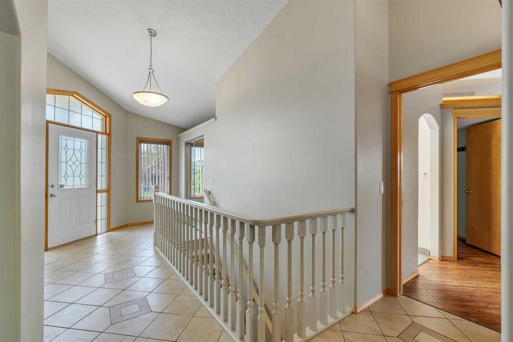 Picture for 106 Thornbird Way SE