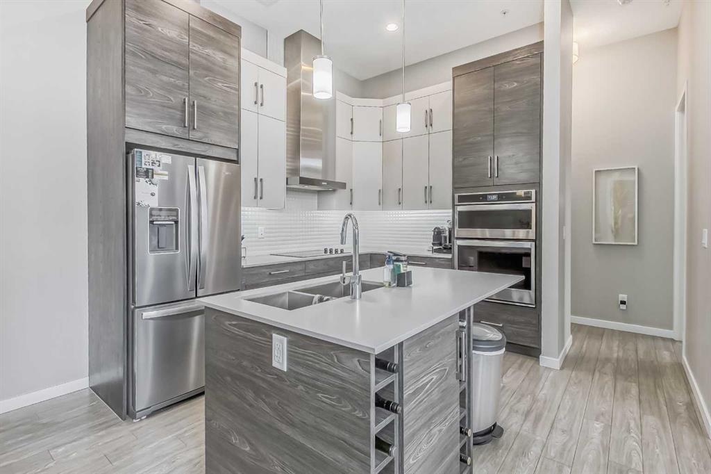 Picture for 124, 122 Mahogany Centre SE