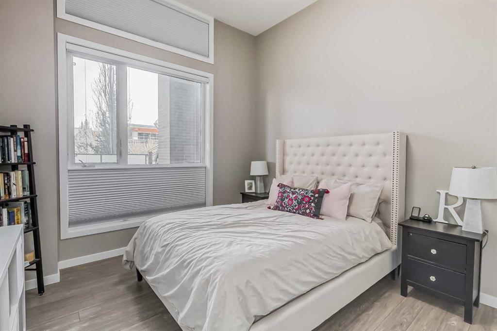 Picture for 124, 122 Mahogany Centre SE