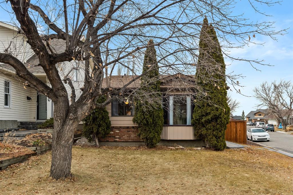 Picture for 44 Macewan Glen Way NW