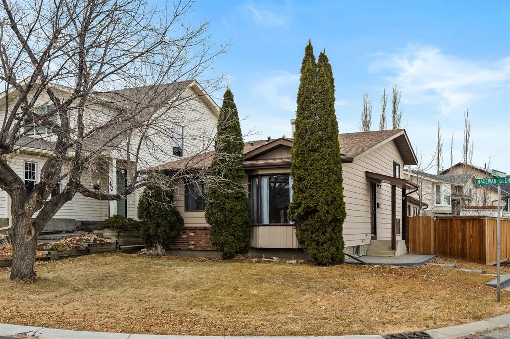 Picture for 44 Macewan Glen Way NW