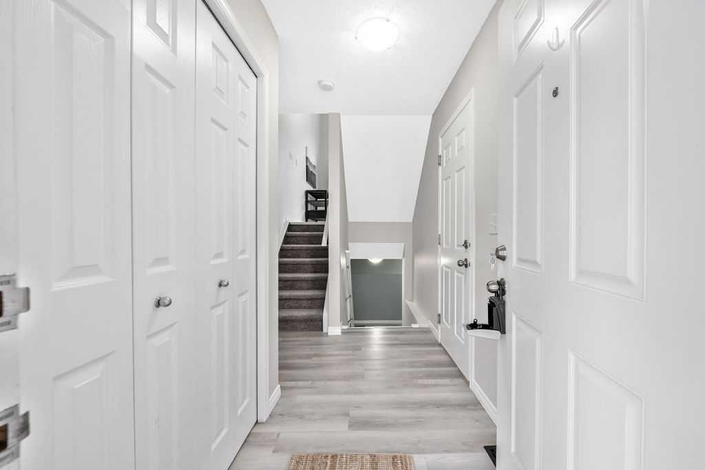 Picture for 126 Everhollow Heights SW