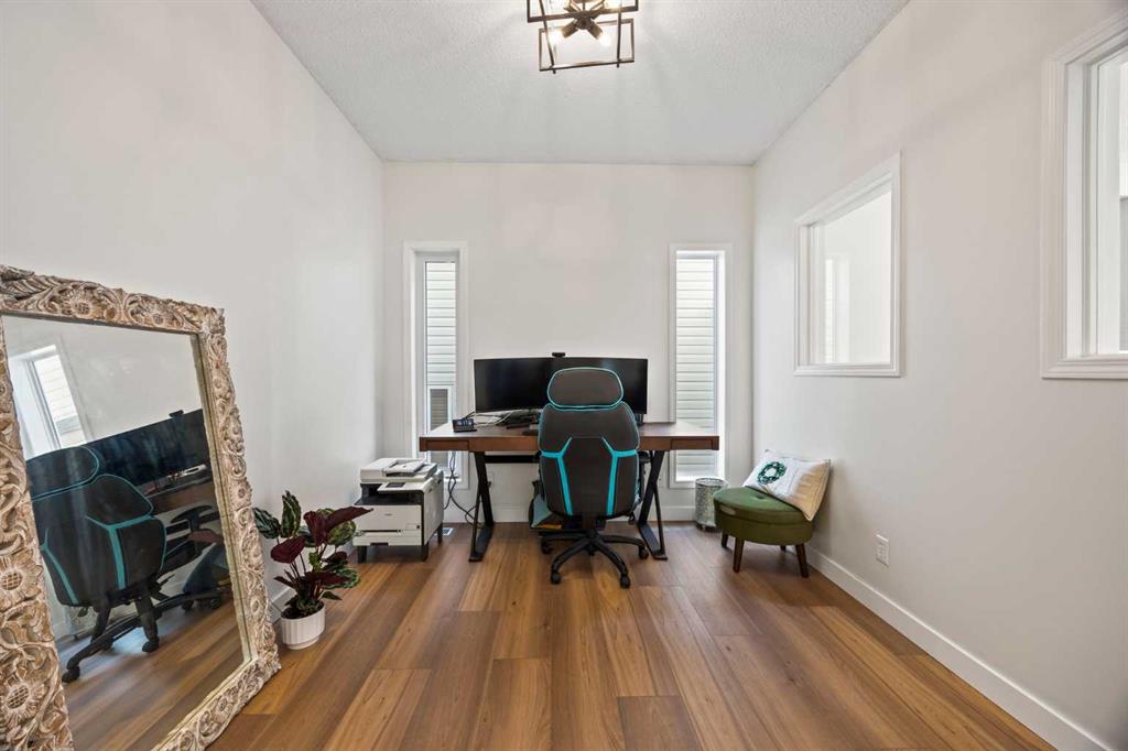 Picture for 366 Bridleridge View SW