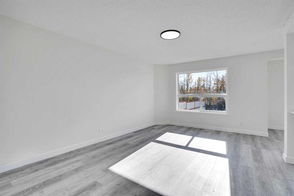 Picture for 35 Taralea Place NE