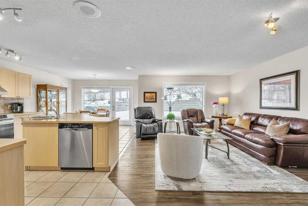 Picture for 103 Panamount Crescent NW