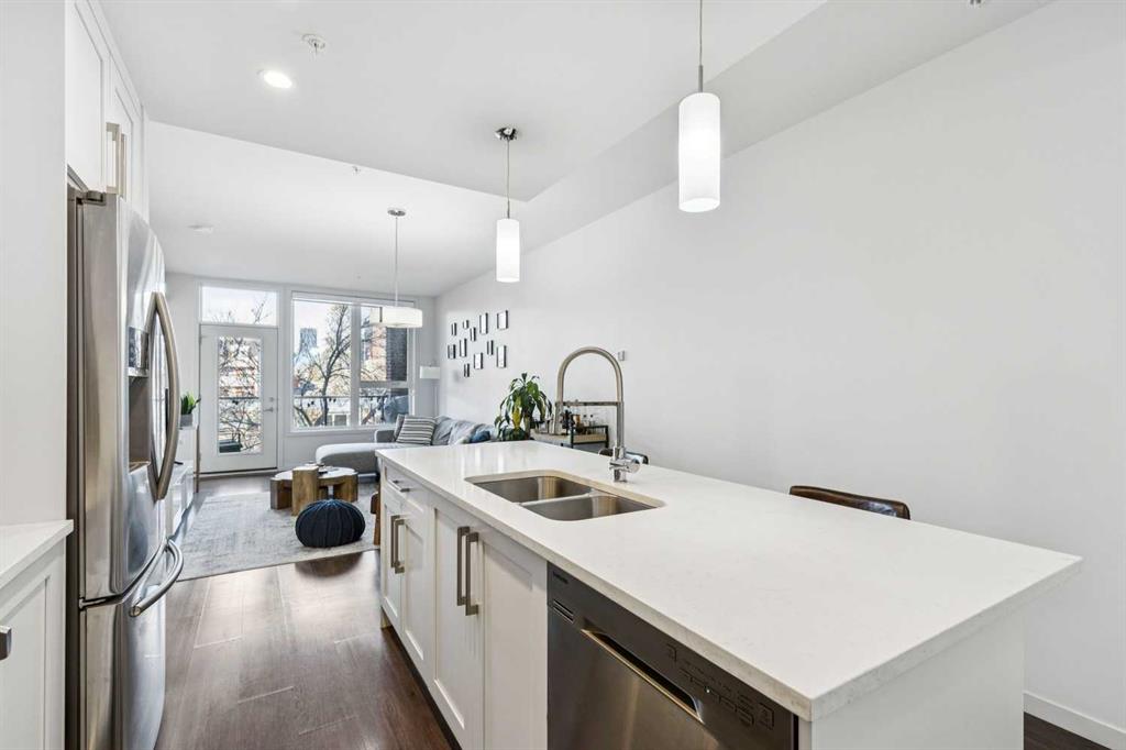 Picture for 312, 317 22 Avenue SW