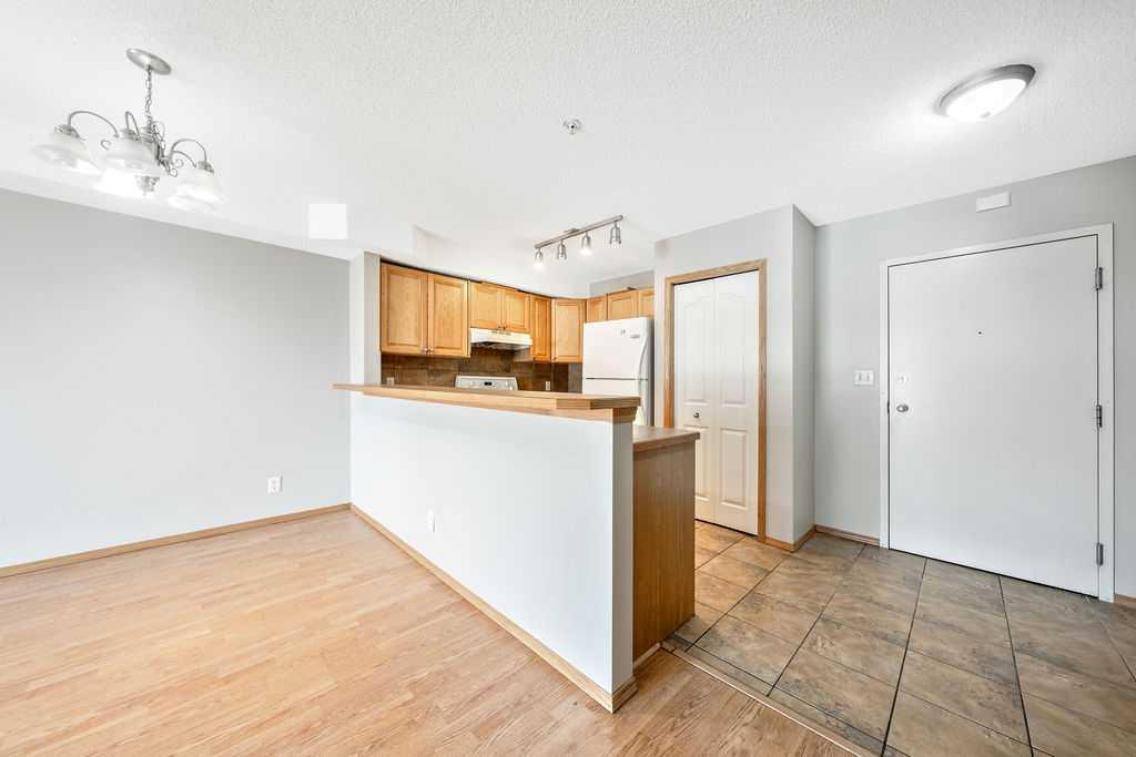 Picture for 103, 92 Saddletree Court NE