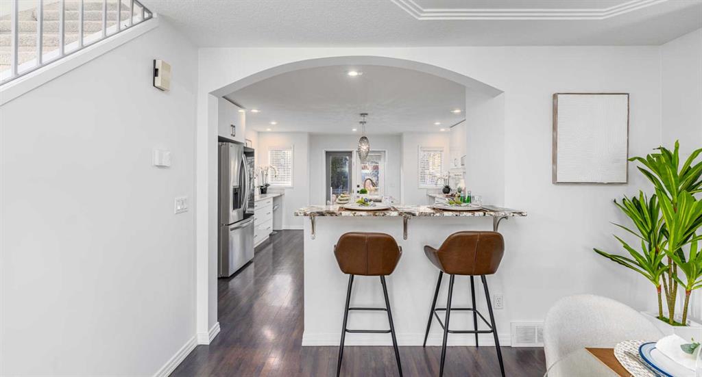 Picture for 5503 Strathcona Hill SW