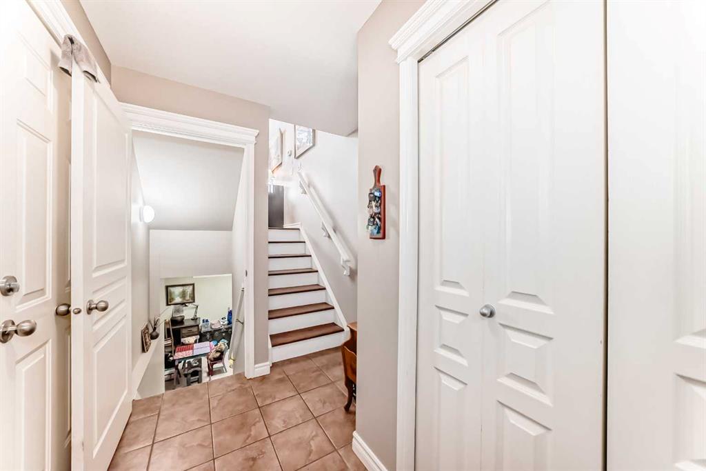 Picture for 202 Inglewood Grove SE