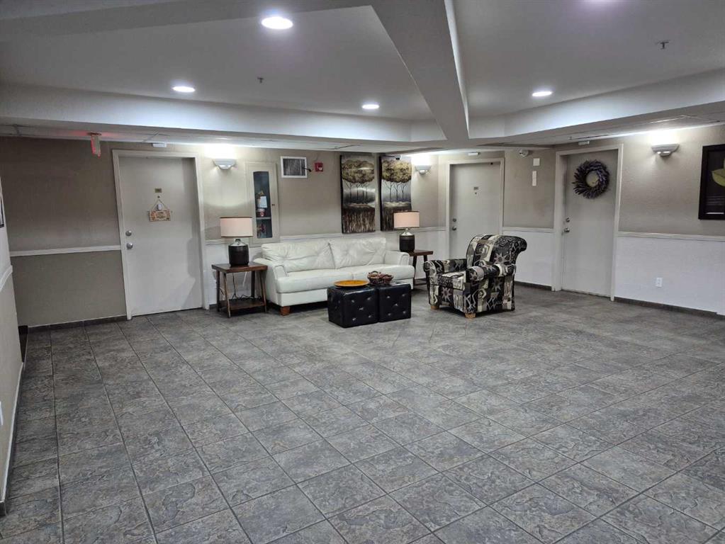 Picture for 1117, 12 Cimarron Common 