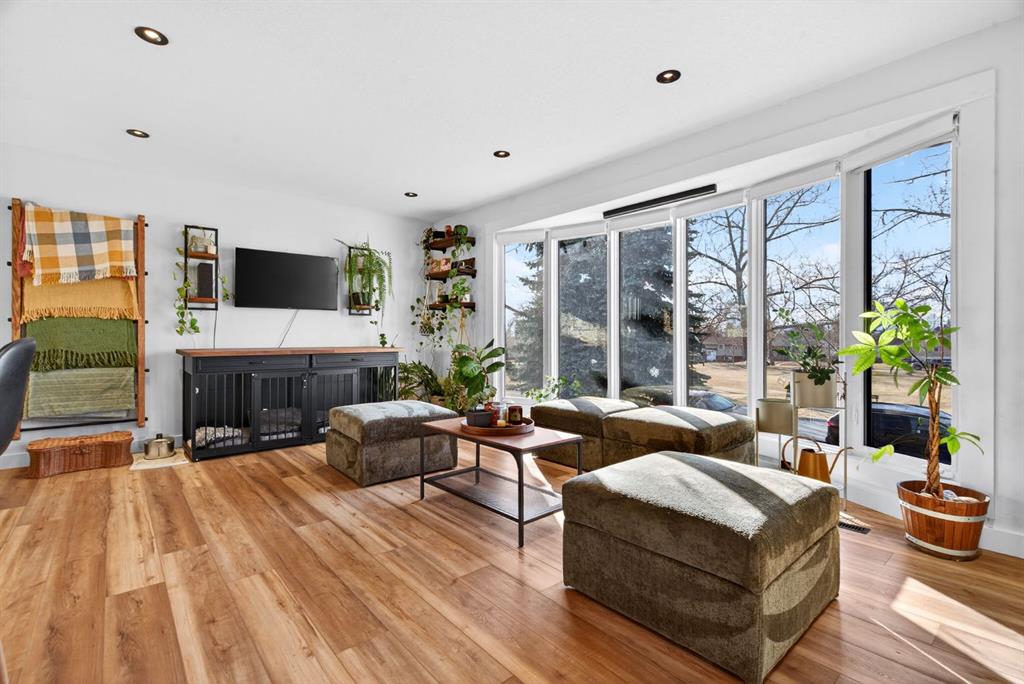 Picture for 2155 Mackid Crescent NE