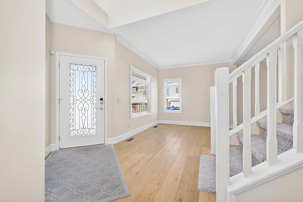 Picture for 47 Rockywood Park NW