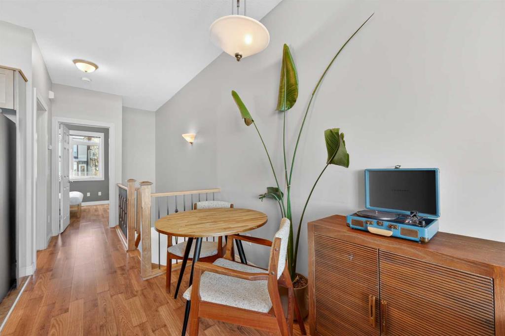 Picture for 10, 169 Rockyledge View NW