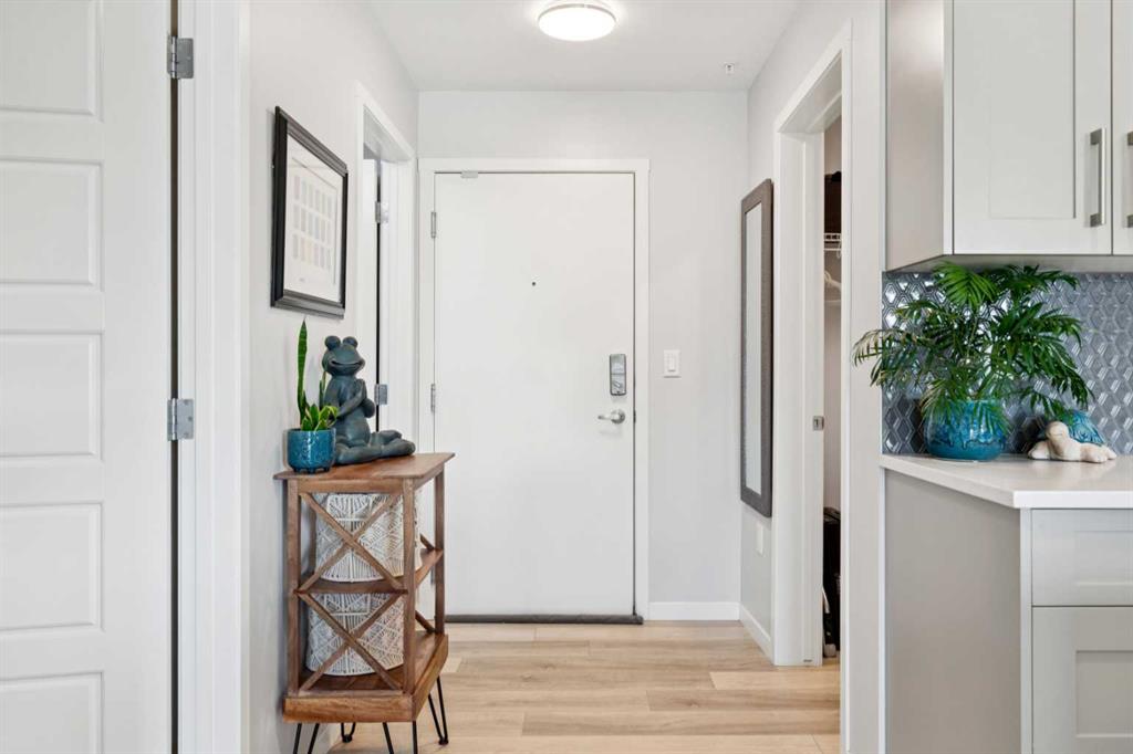 Picture for 110, 40 Carrington Plaza NW