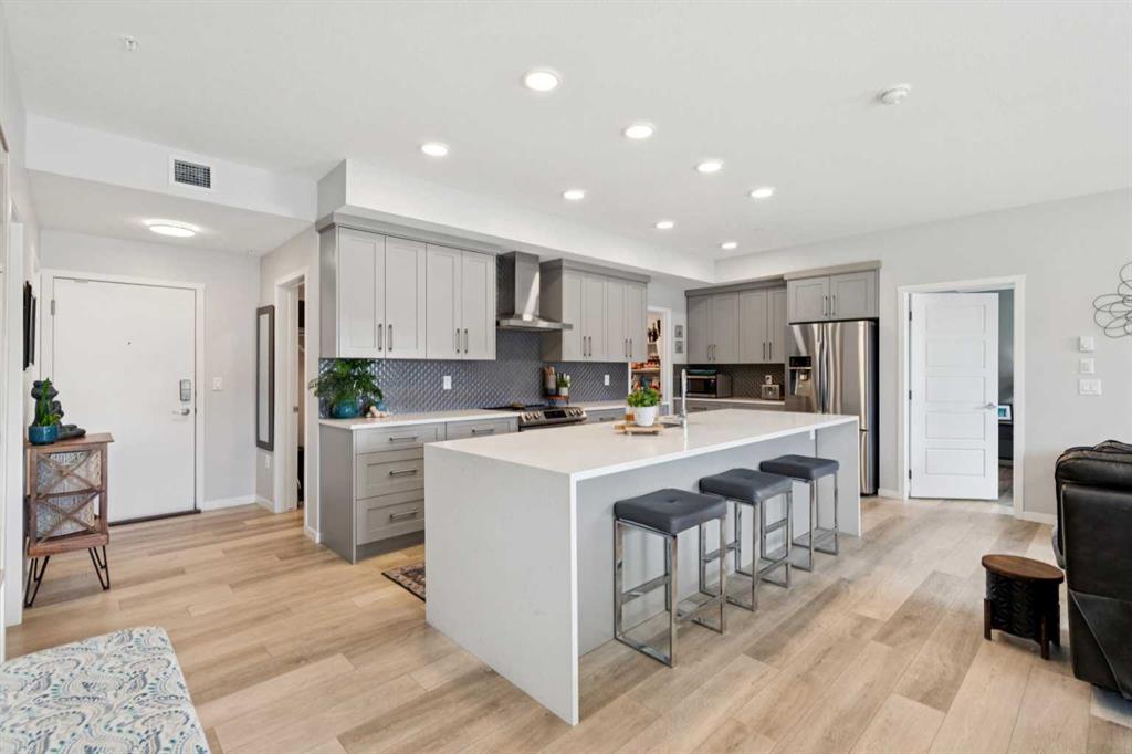 Picture for 110, 40 Carrington Plaza NW