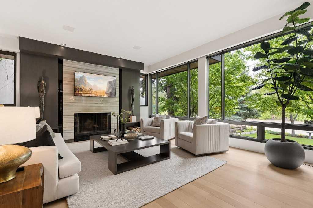 Picture for 934 Rideau Road SW