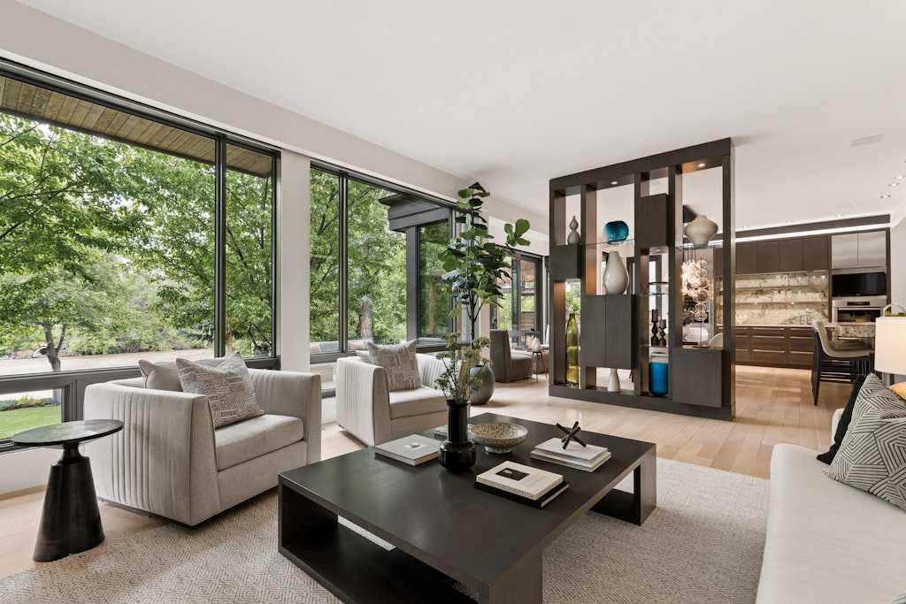 Picture for 934 Rideau Road SW
