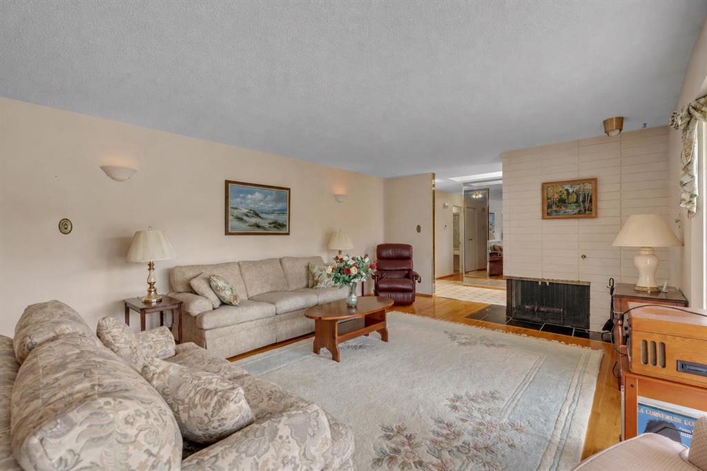 Picture for 10823 Maplecreek Drive SE
