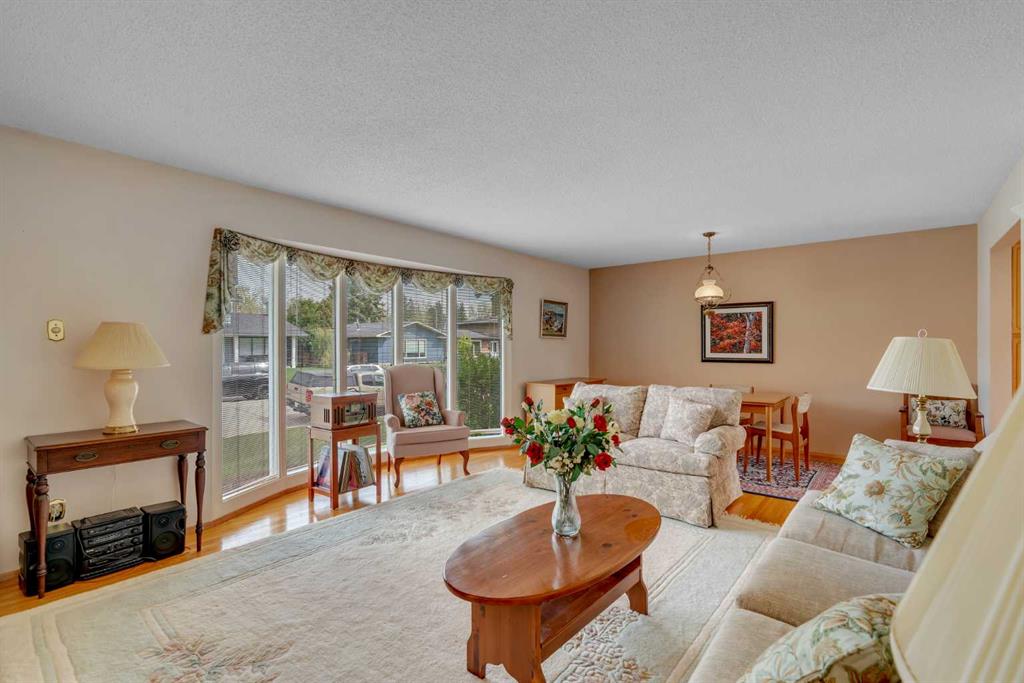 Picture for 10823 Maplecreek Drive SE