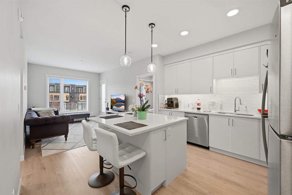 Picture for 104, 660 Shawnee Square SW