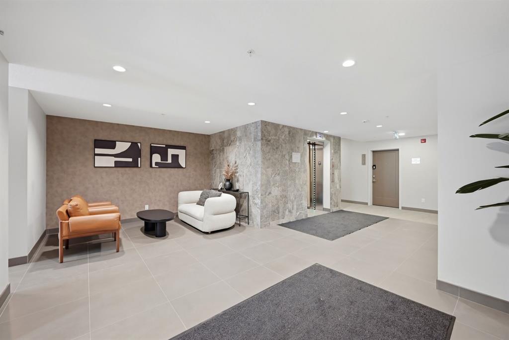 Picture for 104, 660 Shawnee Square SW