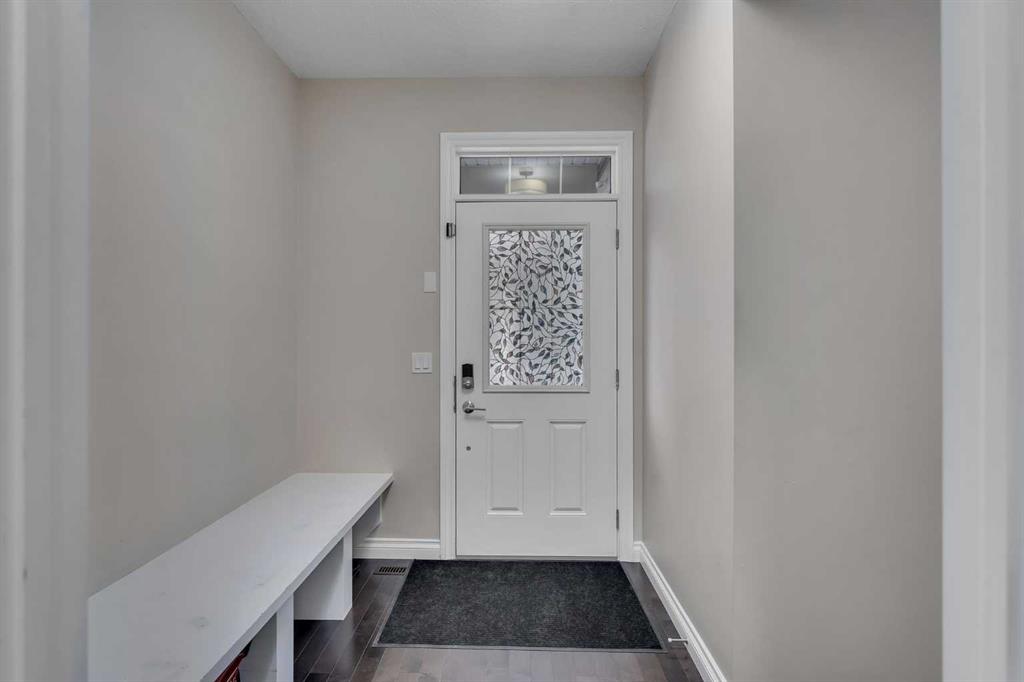 Picture for 28 Saddlelake Common NE