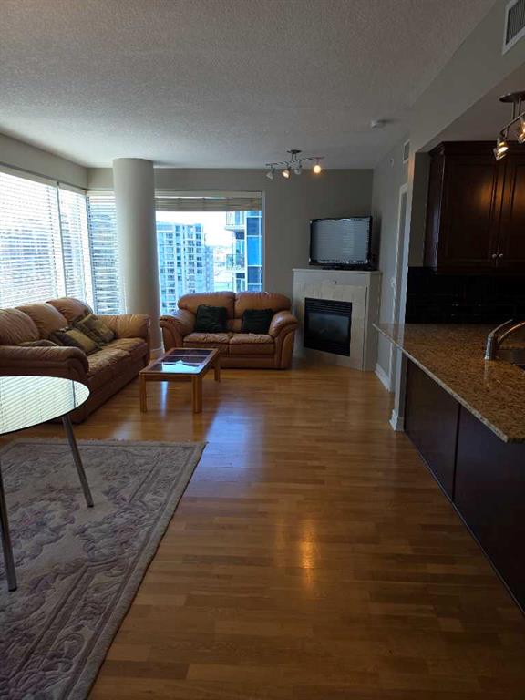 Picture for 2208, 910 5 Avenue SW