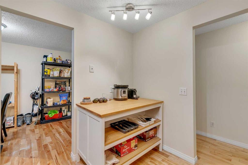 Picture for 203, 1919 17 Avenue SW