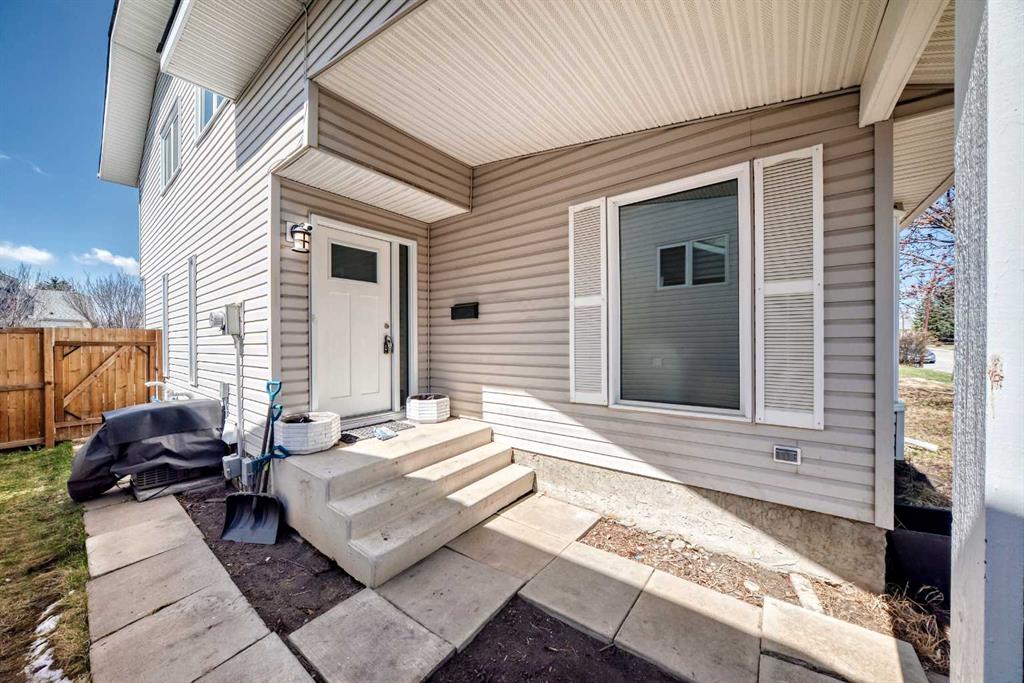 Picture for 119 Woodglen Grove SW