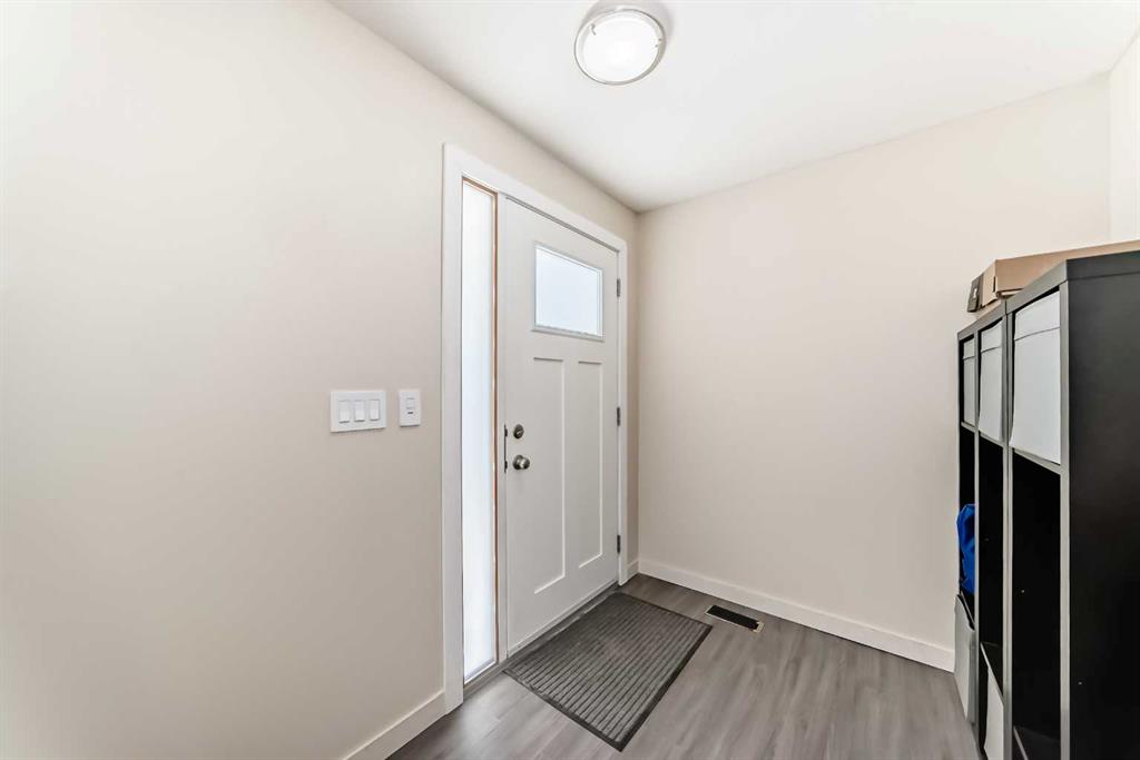 Picture for 119 Woodglen Grove SW