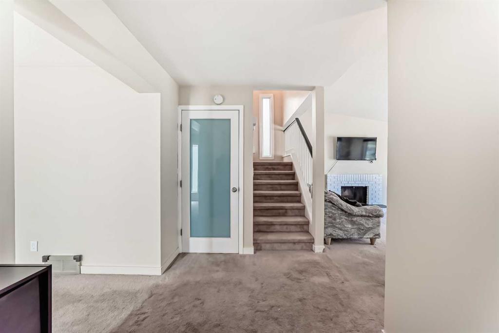 Picture for 119 Woodglen Grove SW