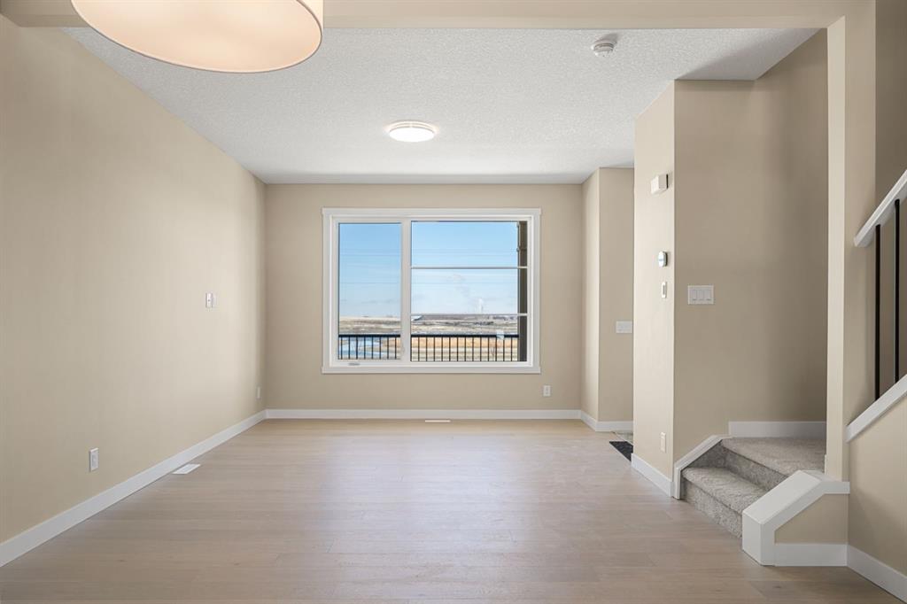 Picture for 652 Sora Boulevard SE