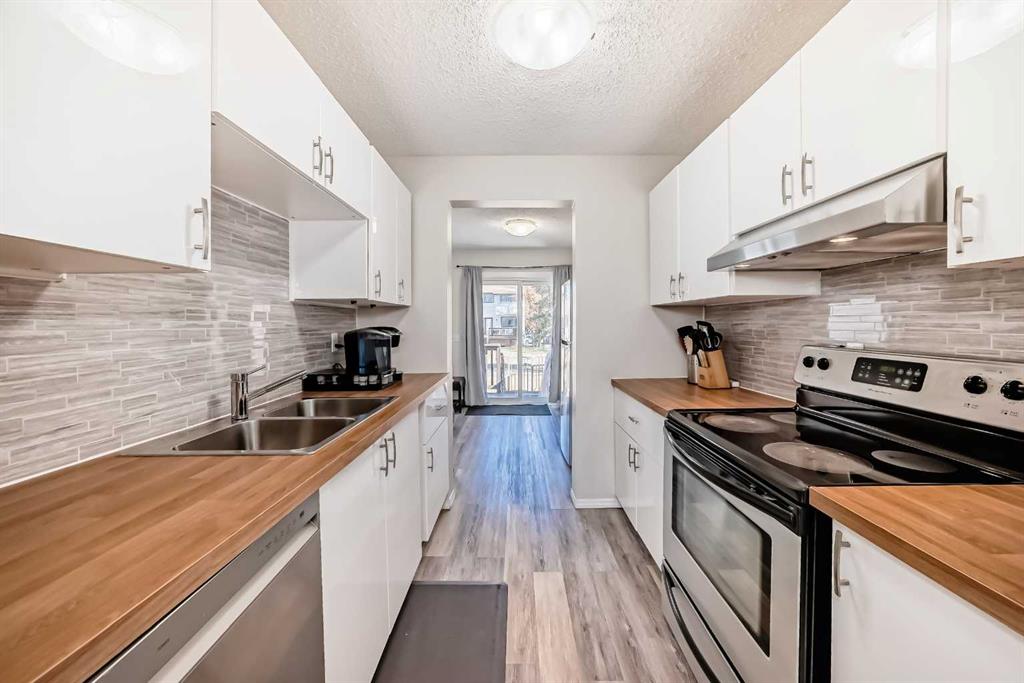 Picture for 3, 73 Glenbrook Crescent 