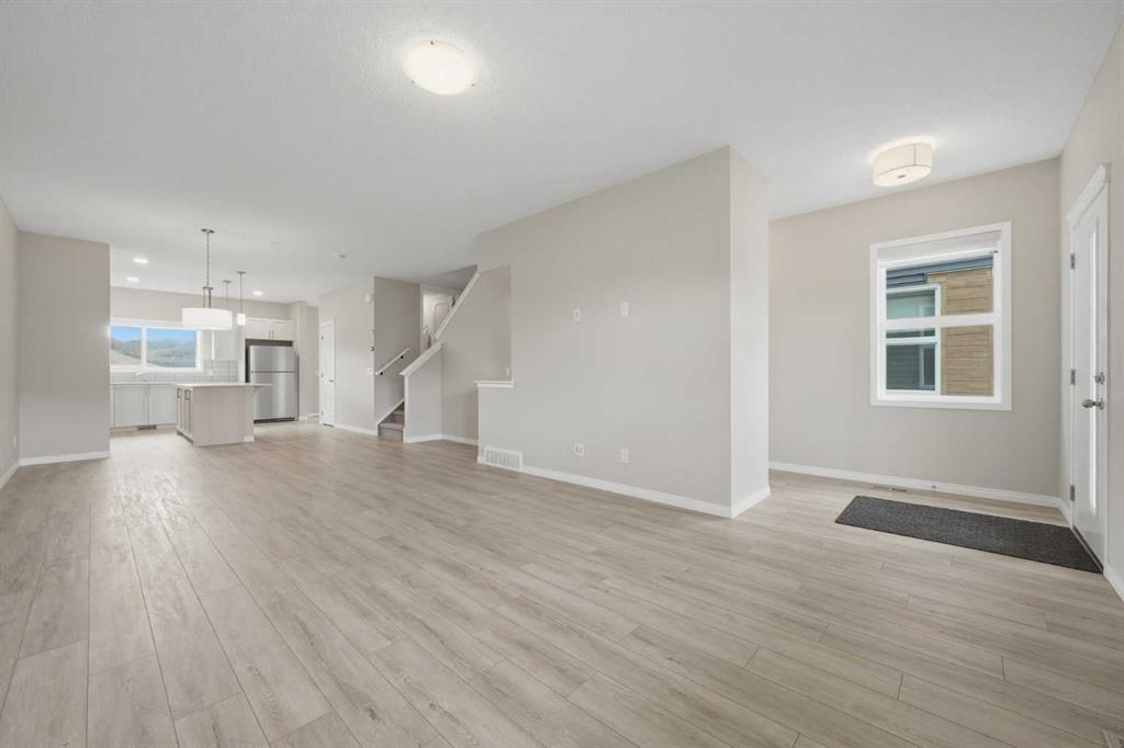 Picture for 831 Wolf Willow Boulevard SE