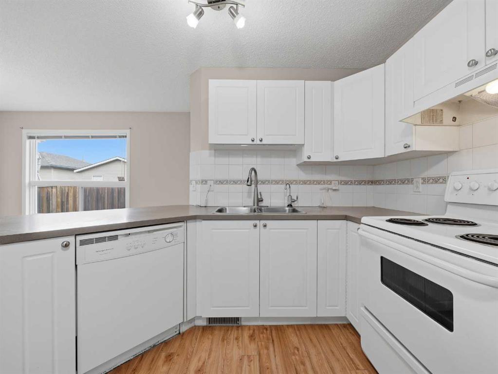 Picture for 128 Taradale Drive NE