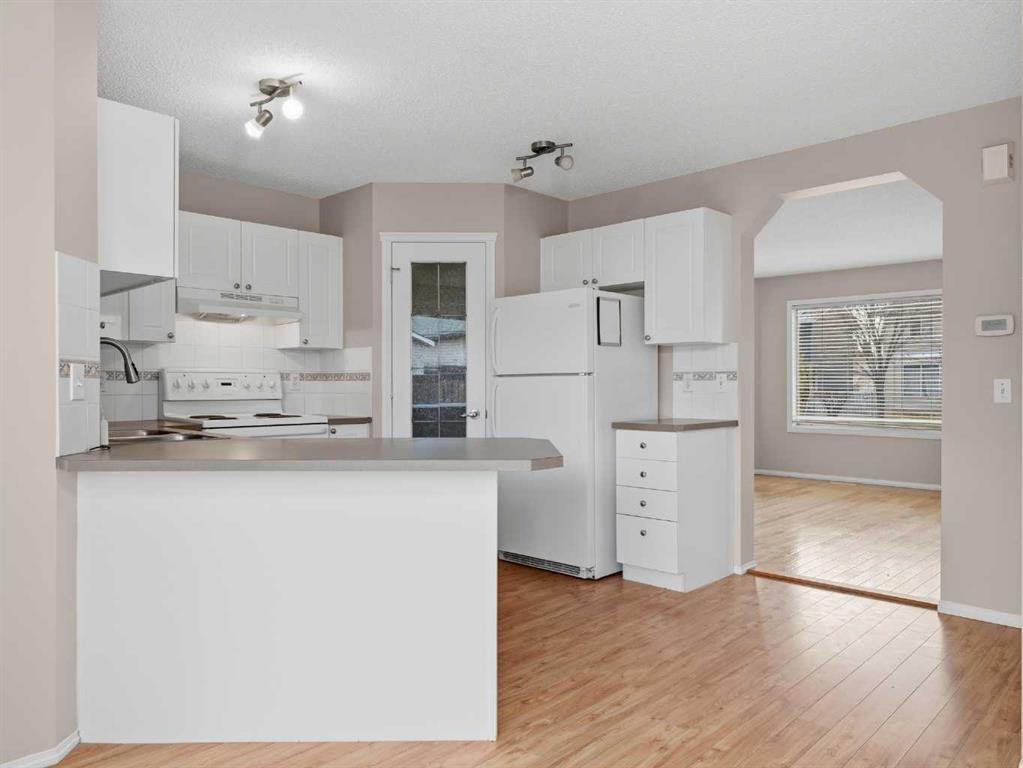 Picture for 128 Taradale Drive NE