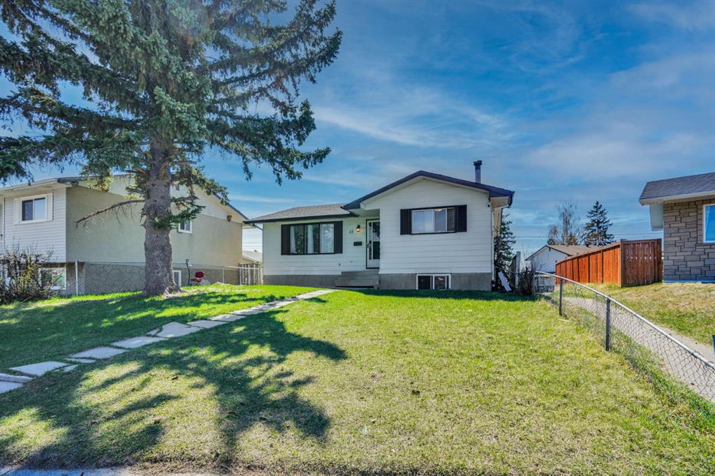 Picture for 43 Maranda Close NE