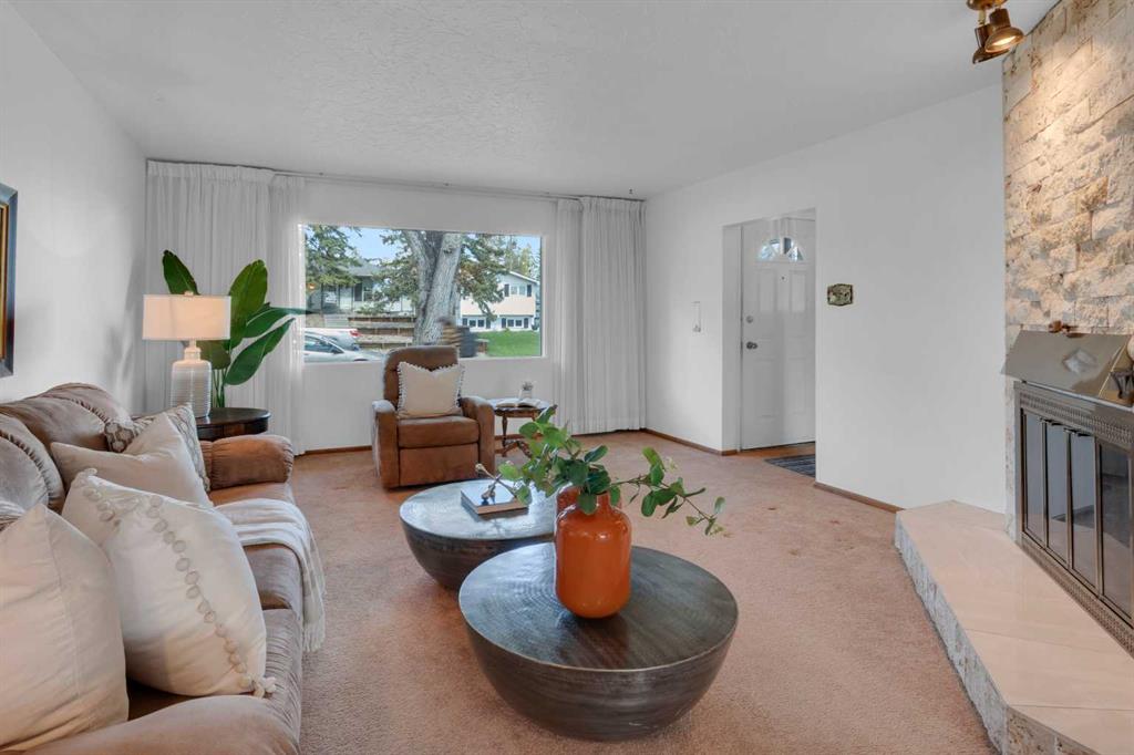Picture for 1031 Thorneycroft Drive NW