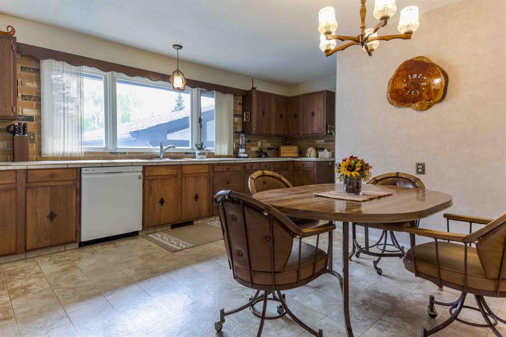Picture for 1444 Acadia Drive SE